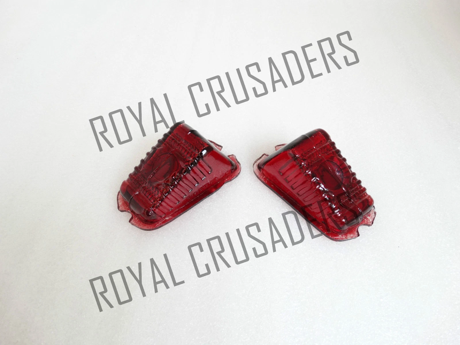 NEW MORRIS AUSTIN REAR TAIL LIGHT GLASS (REPRODUCTION)