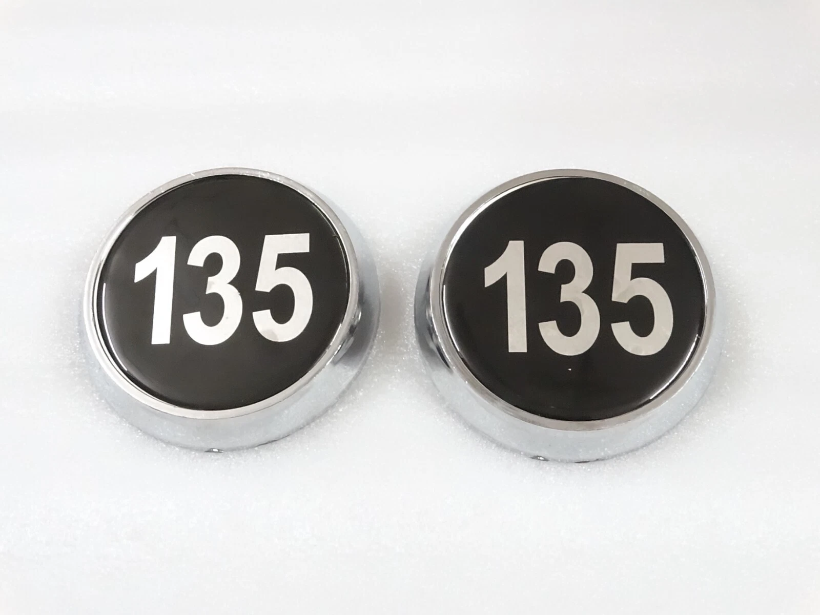 2x Plastic Bonnet Badge For Massey Ferguson 135 Tractor Medallion-3614 #13-27