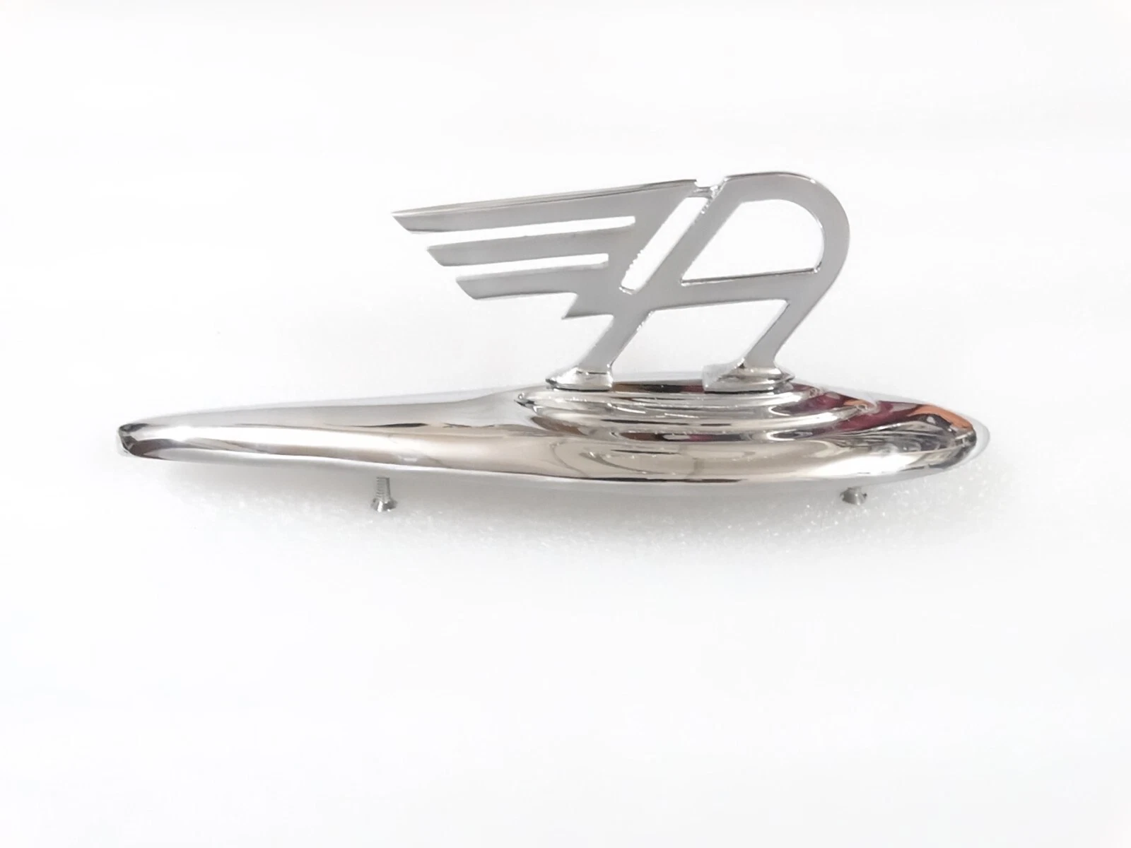 BRASS CHROME BADGE EMBLEM SUITABLE FOR VINTAGE AUSTIN CAR (REPRODUCTION) #V230-7