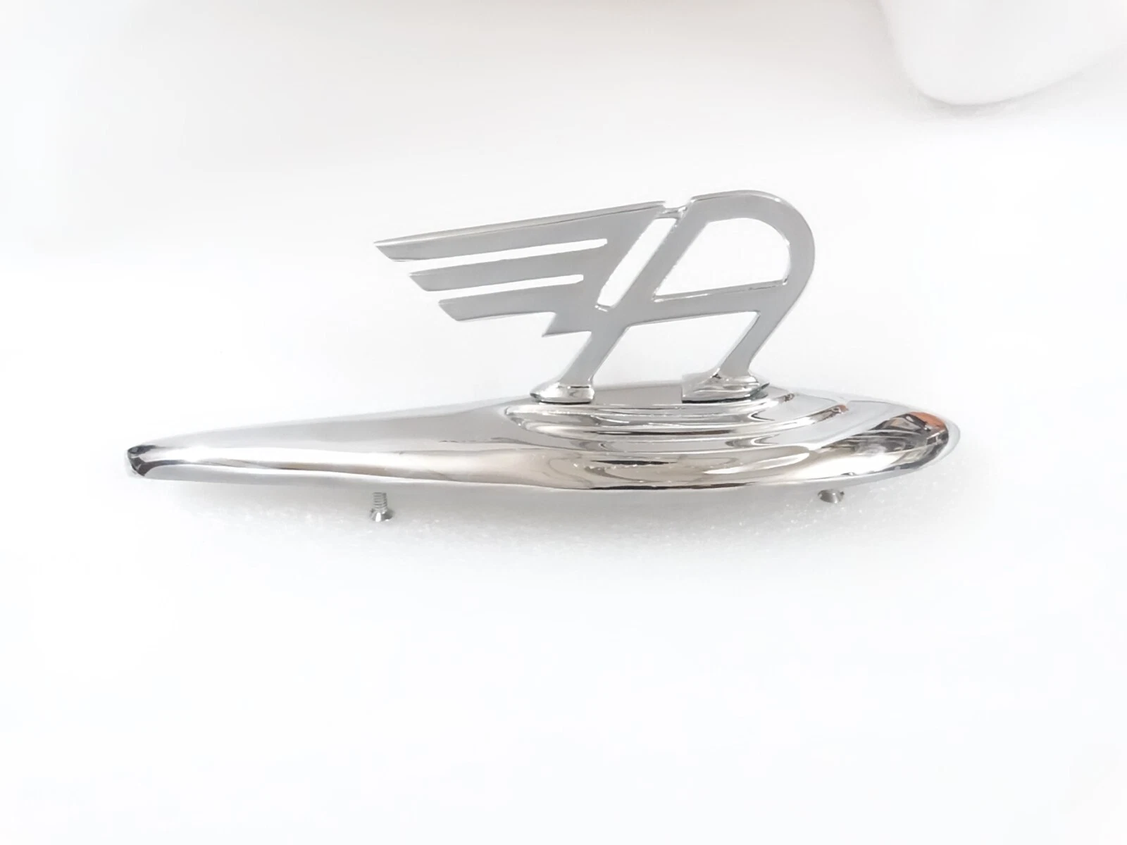 BRASS CHROME BADGE EMBLEM SUITABLE FOR VINTAGE AUSTIN CAR (REPRODUCTION) #V230-7