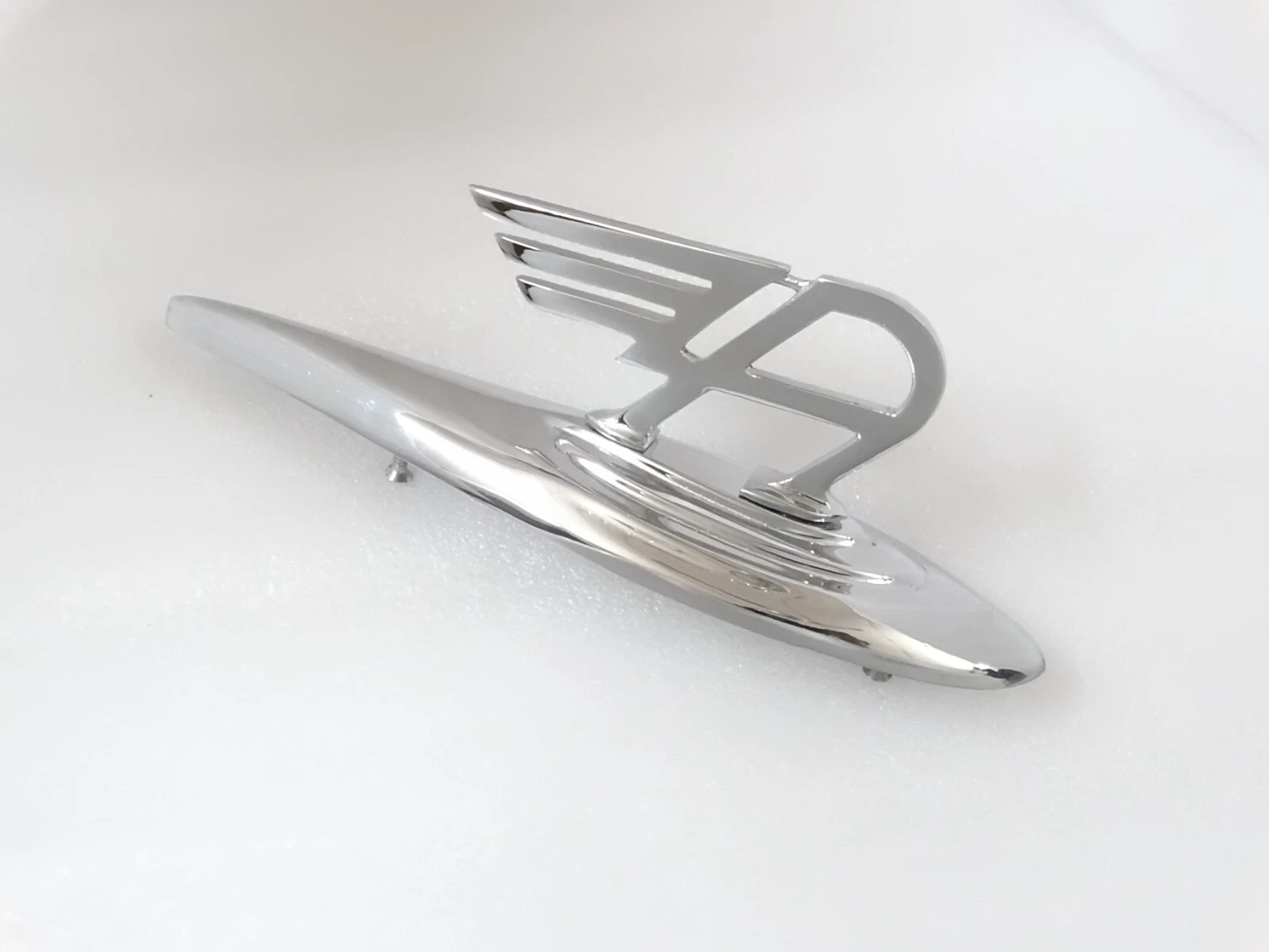 BRASS CHROME BADGE EMBLEM SUITABLE FOR VINTAGE AUSTIN CAR (REPRODUCTION) #V230-7