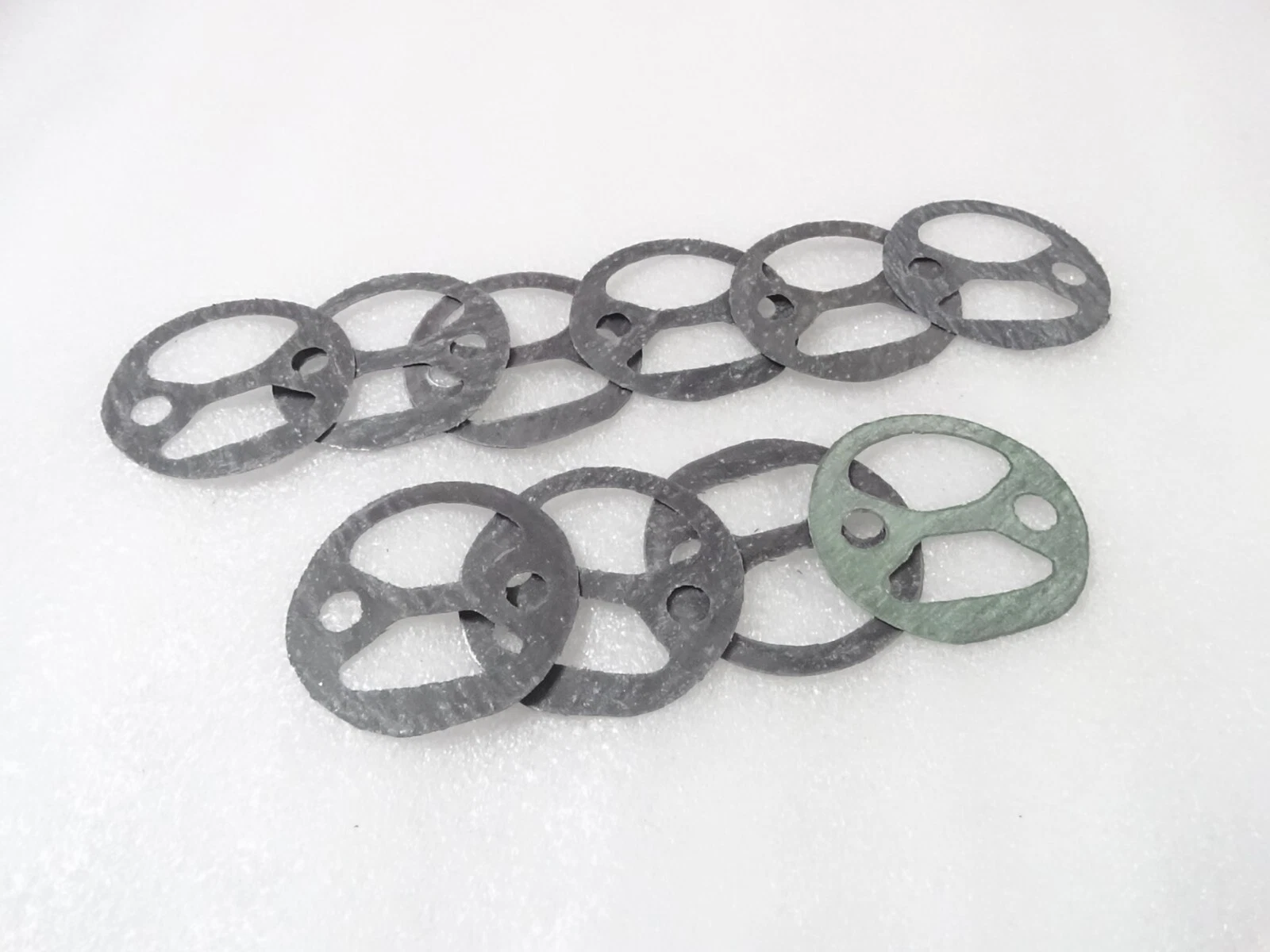 10x Oil Filter Head Gasket For Massey Ferguson 35 35X 50 65 135 148 165 245