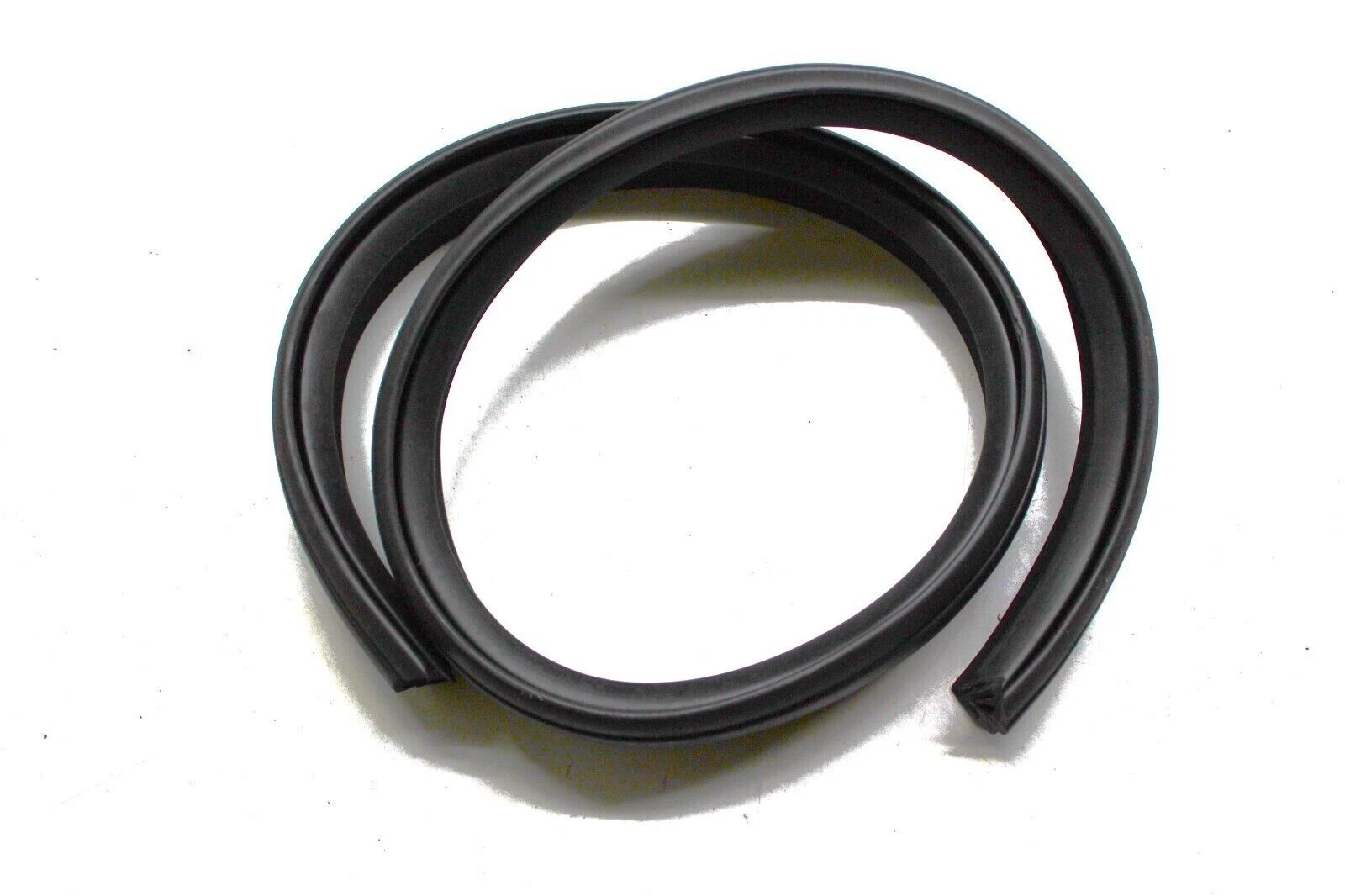 Bonnet Rubber Fits For Massey Ferguson 245 Tractors New #14-24