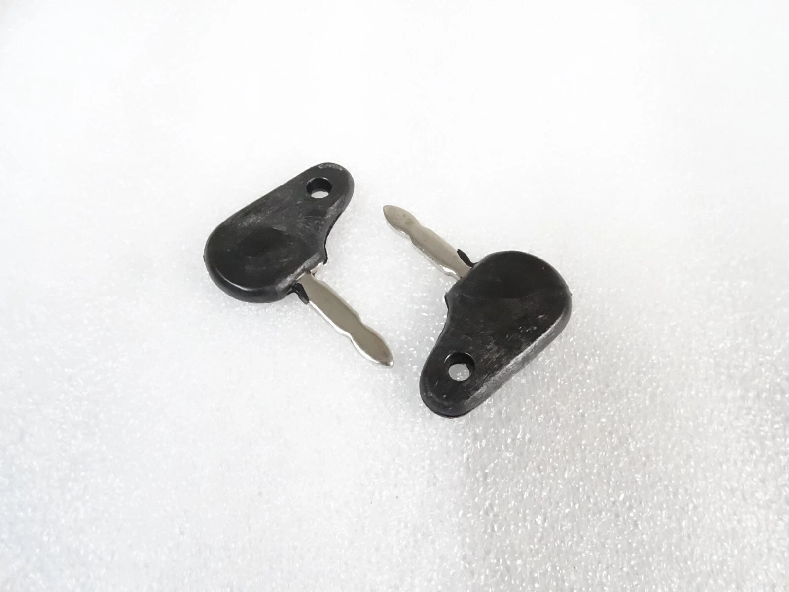 2 x Massey Ferguson 6100 Series 6120 6130 6140 6150 Ignition Switch Key #15A13