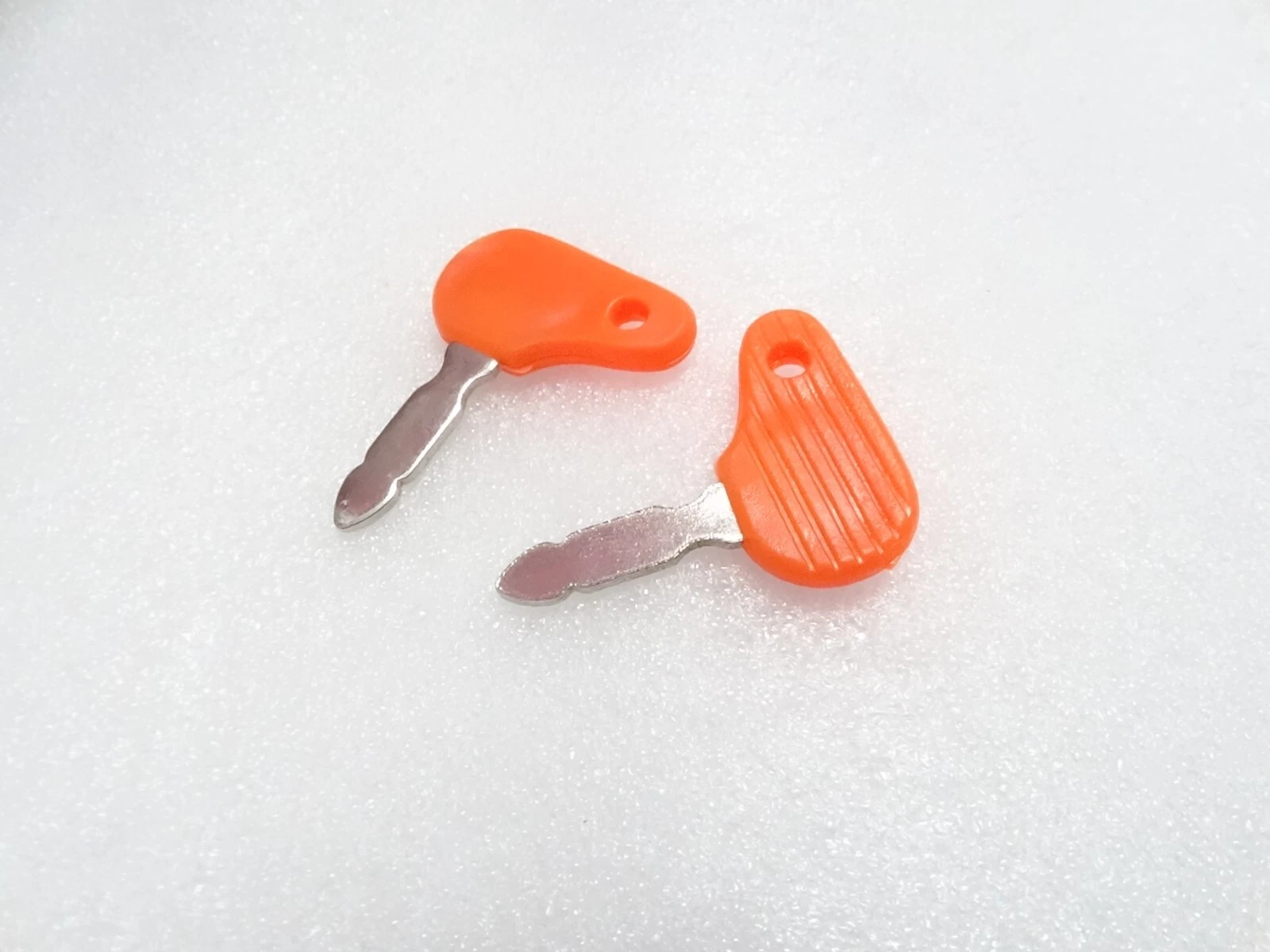 2 x Mahindra Di Tractor Ignition Switch Keys #18A23