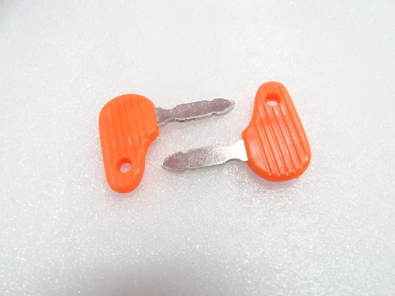2 x Mahindra Di Tractor Ignition Switch Keys #18A23