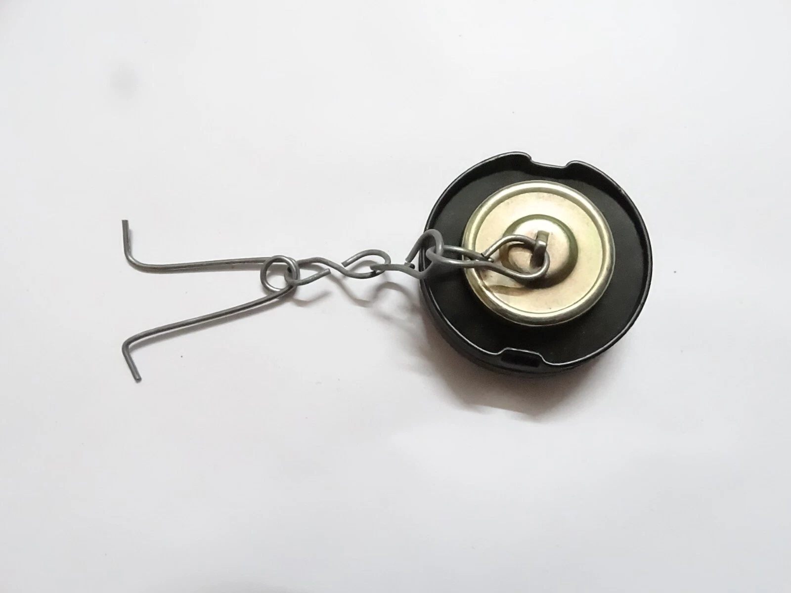 Oil Filler Cap For Massey Ferguson Tractor MF 253 283 290 360 383 690 3050 3060+