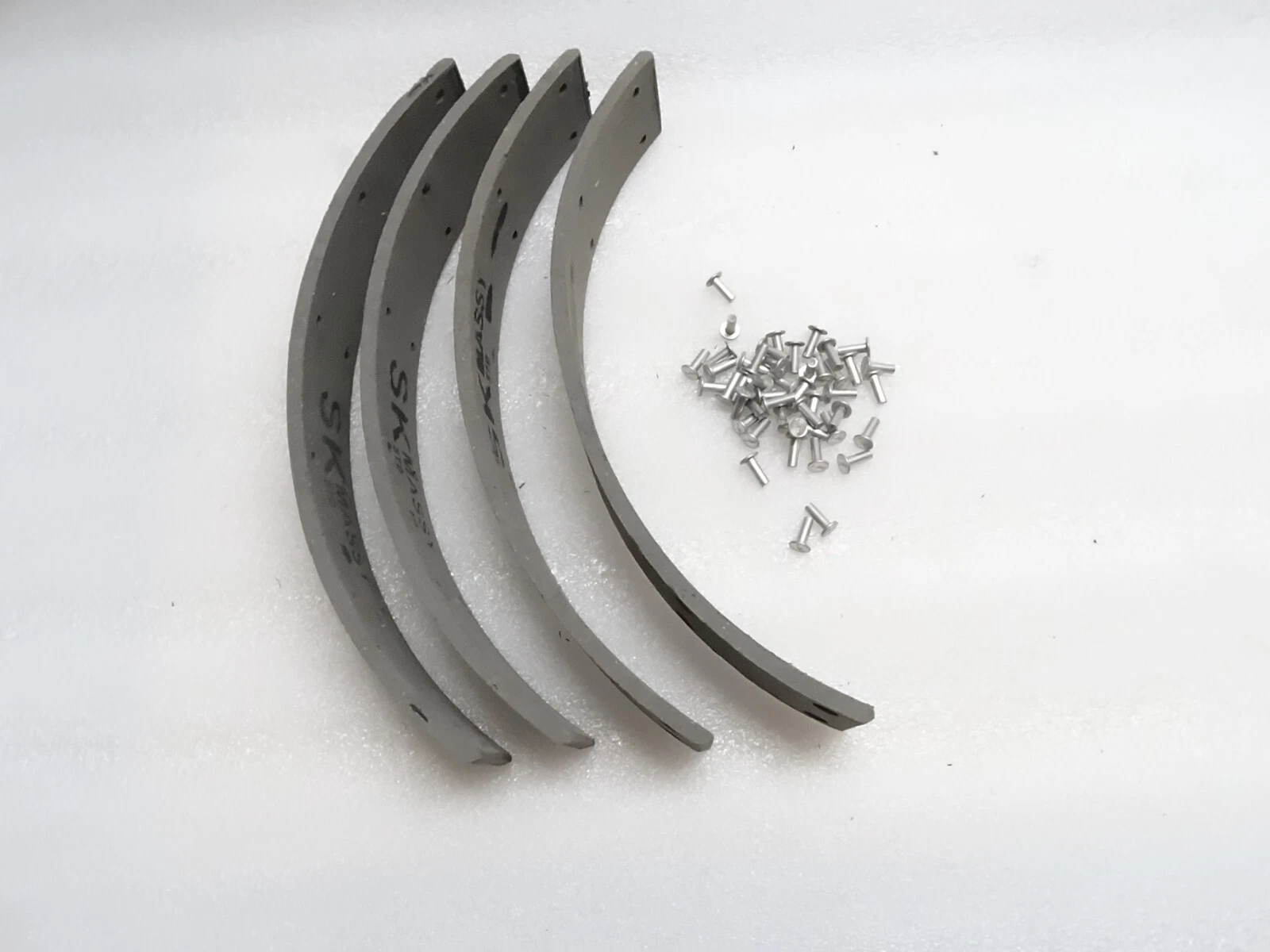 Brake Shoe Lining Kit With Rivets For Massey Ferguson 35 35x 135 240 Tractors