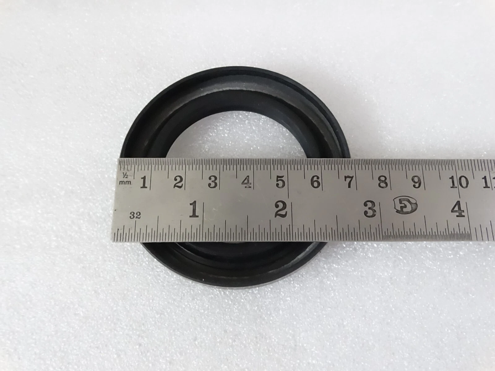 Front Hud Bearing Seal (Pair) For Massey Ferguson 35 65 135 148 Tractor #18D27